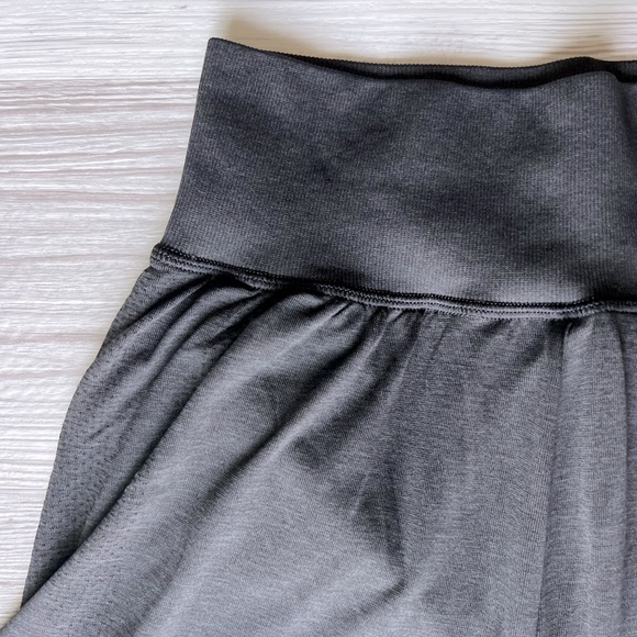 GYMSHARK two layer running shorts size M - Picture 5 of 12